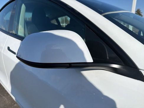 Used 2023 Tesla Model 3 Standard Range image 3