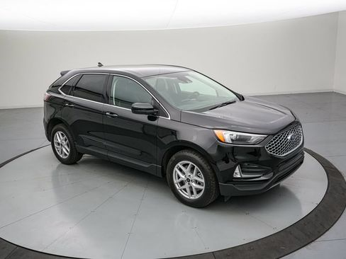 Certified 2024 Ford Edge SEL w/ Convenience Package AWD/4WD image 2