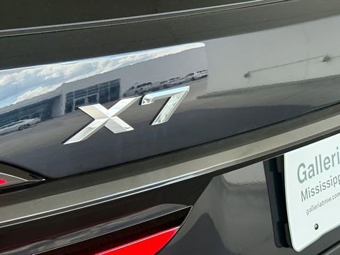 Used 2026 BMW X7 xDrive40i w/ M Sport Package image 14