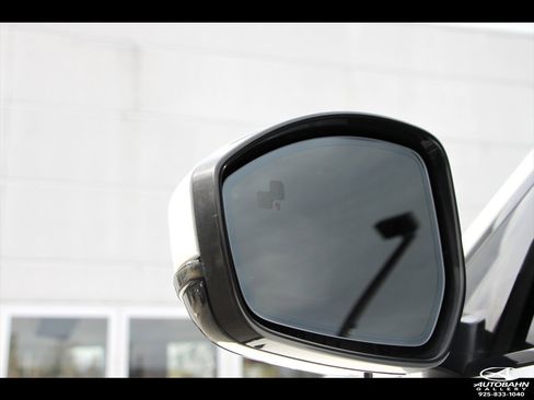 Used 2018 Jaguar F-PACE S image 12