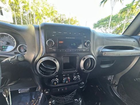 Used 2017 Jeep Wrangler Unlimited Sport image 18