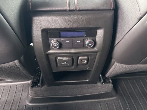 Used 2024 Chevrolet Traverse RS AWD/4WD image 20