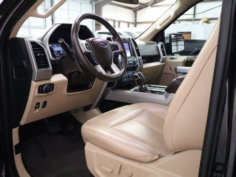 Used 2020 Ford F150 Lariat RWD image 21