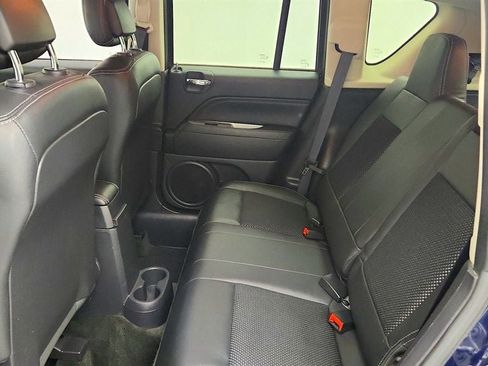 Used 2017 Jeep Compass Latitude FWD image 20