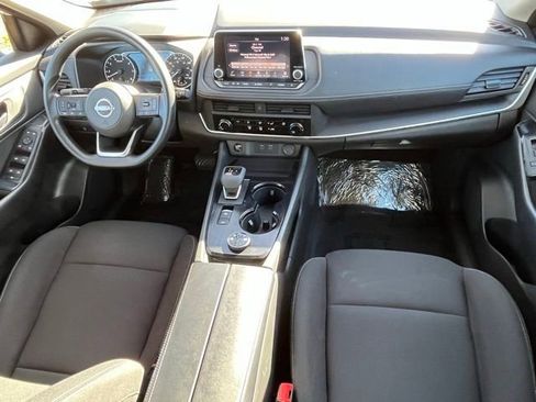 Used 2024 Nissan Rogue S image 29