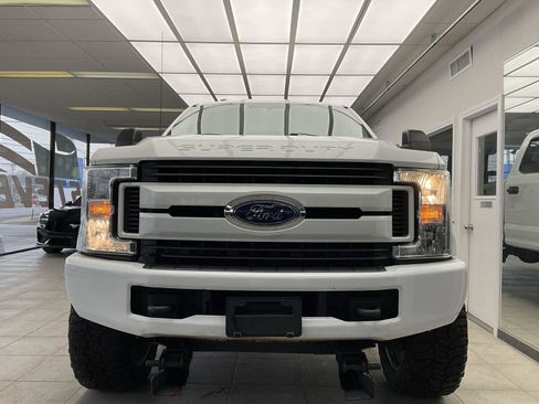Used 2017 Ford F250 XLT image 2