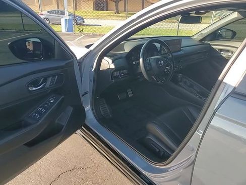 Used 2023 Honda Accord Sport image 13