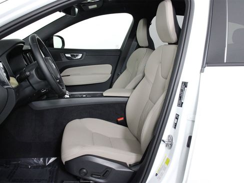 Used 2026 Volvo XC60 B5 Plus w/ Protection Package Premier image 31