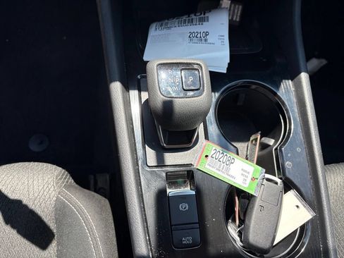 Used 2025 Nissan Rogue SV AWD/4WD image 17