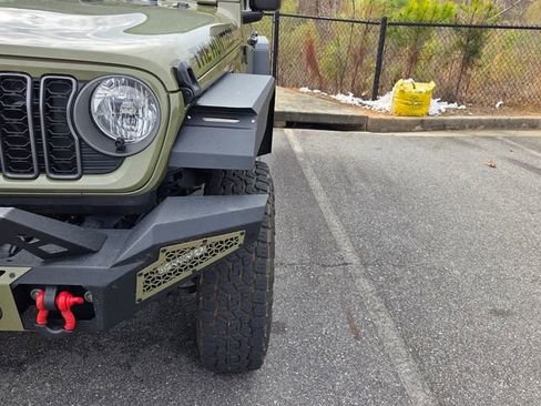 Used 2025 Jeep Wrangler Sport S image 5