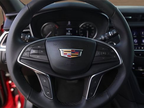 Certified 2024 Cadillac XT5 Luxury image 12