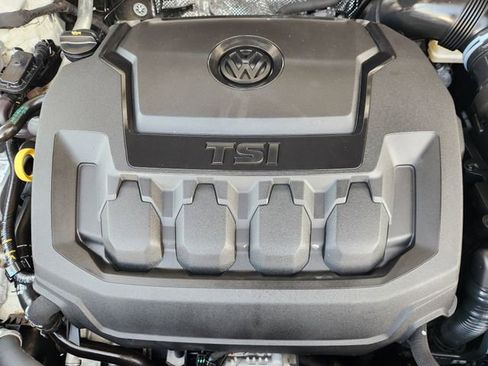 Used 2024 Volkswagen Tiguan SE R-Line FWD image 33