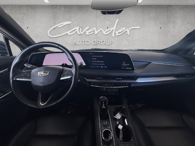 Used 2025 Cadillac XT4 Premium Luxury FWD image 20