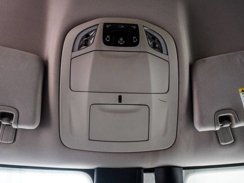 Used 2020 Chrysler Pacifica Touring-L FWD image 23