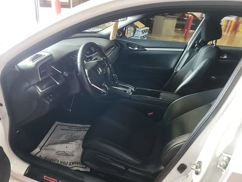 Used 2019 Honda Civic Sport image 6