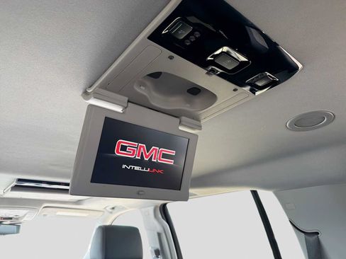 Used 2019 GMC Yukon XL SLT w/ Open Road Package AWD/4WD image 39