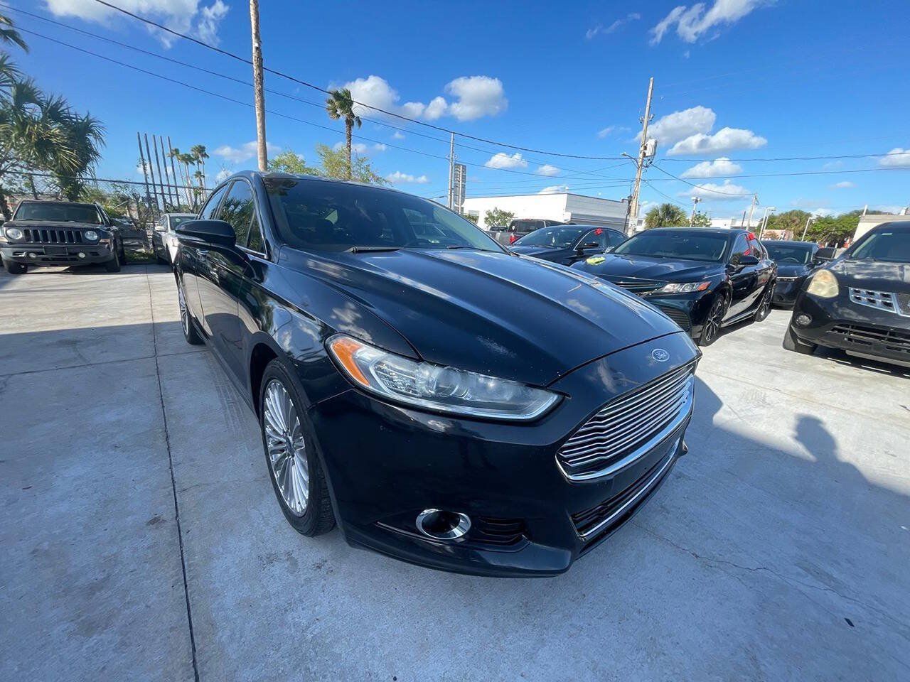 Used 2014 Ford Fusion Titanium FWD image 17