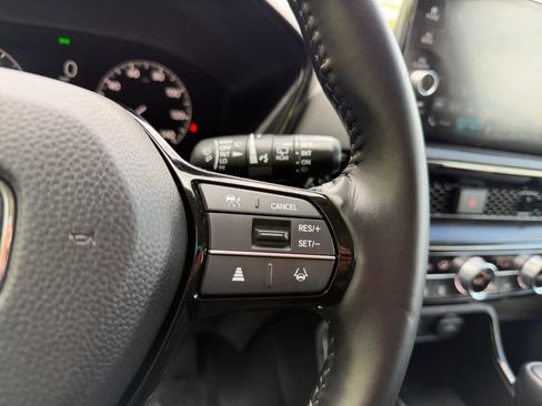 Used 2025 Honda CR-V EX-L image 23