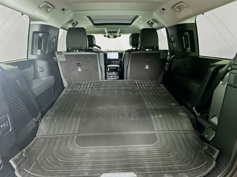 New 2025 Land Rover Defender 130 S AWD/4WD image 38