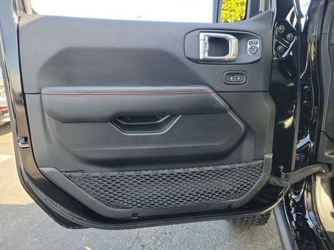 Certified 2022 Jeep Wrangler Unlimited Rubicon w/ Xtreme Recon 35" Tire Package image 17