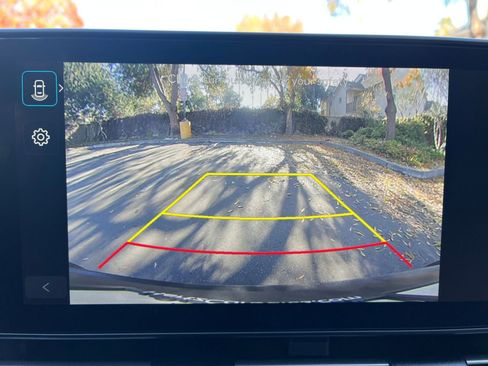 Used 2025 Hyundai Kona SEL image 17