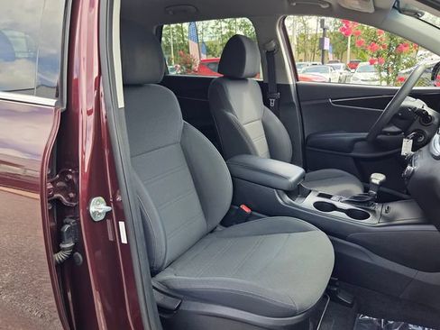 Used 2019 Kia Sorento AWD V6 image 18