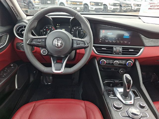 Used 2020 Alfa Romeo Giulia AWD w/ Cold Weather Package image 10