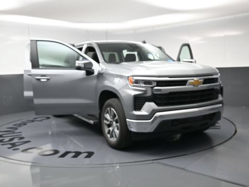 Used 2026 Chevrolet Silverado 1500 LT AWD/4WD image 14