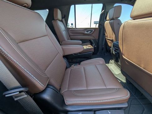 Used 2023 Chevrolet Tahoe High Country AWD/4WD image 6