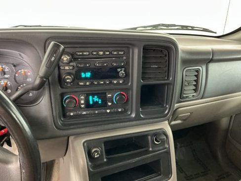 Used 2005 Chevrolet Suburban Z71 w/ Preferred Equipment Group AWD/4WD image 15