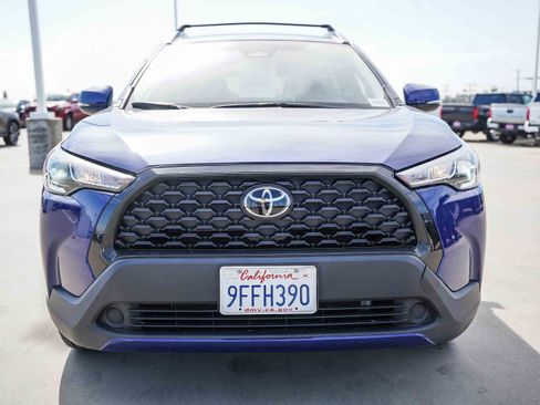 Used 2023 Toyota Corolla Cross LE image 2