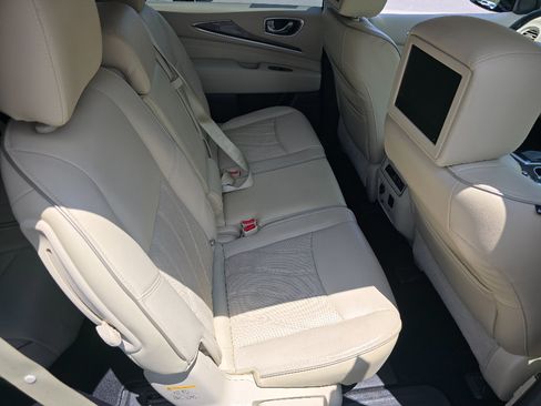 Used 2017 INFINITI QX60 Luxe w/ Premium Plus Package AWD/4WD image 16