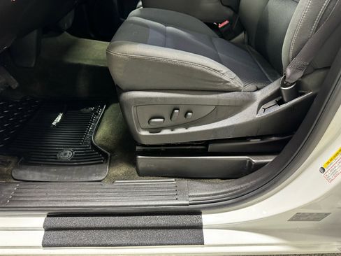 Used 2017 Chevrolet Silverado 1500 LT w/ All Star Edition image 18