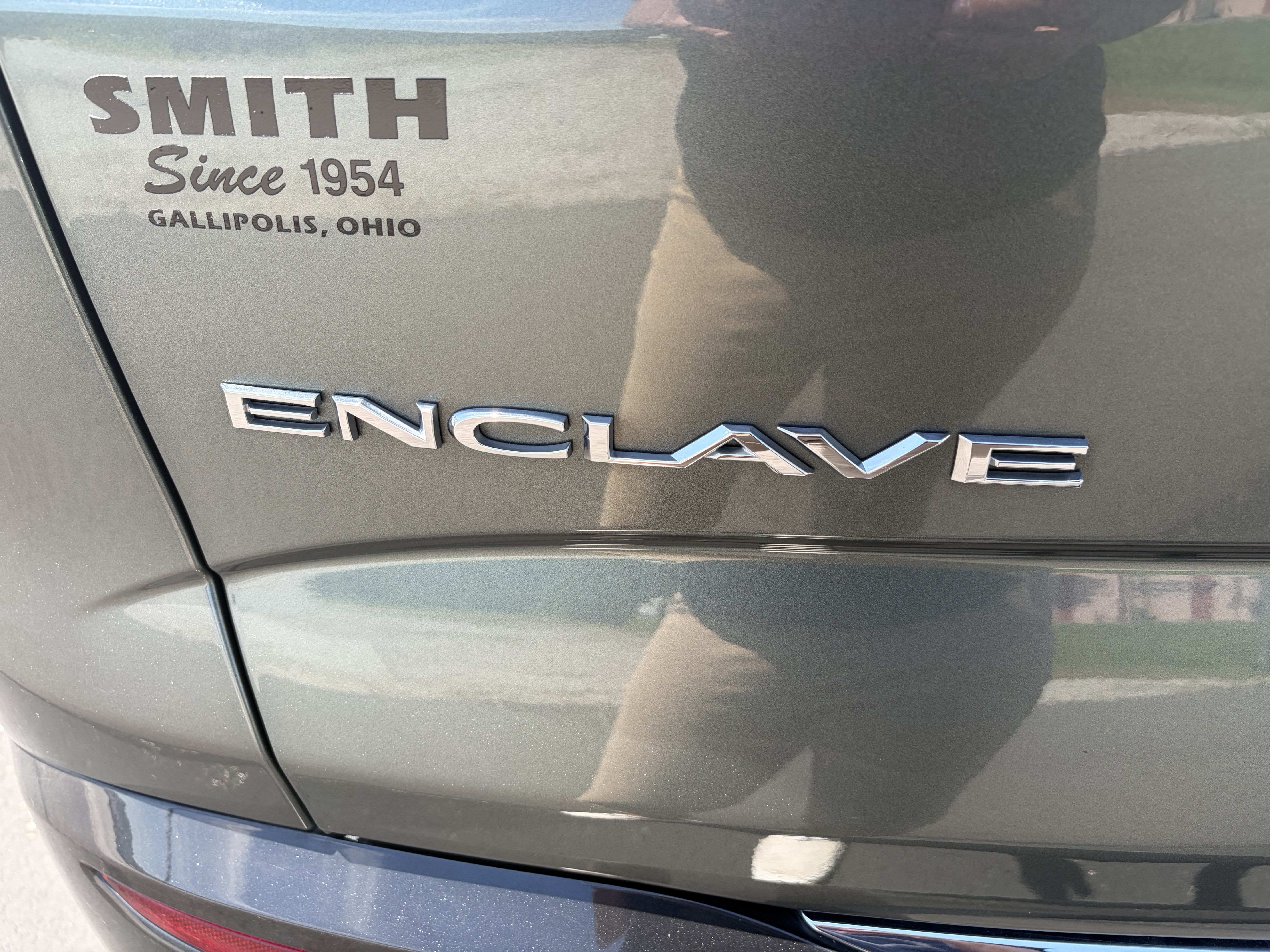 Used 2023 Buick Enclave Essence w/ Experience Buick Package FWD image 5