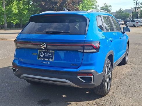 Used 2025 Volkswagen Taos SE AWD/4WD image 10