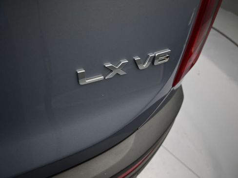 Used 2021 Kia Telluride LX image 40