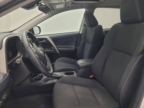 Used 2018 Toyota RAV4 XLE FWD image 17