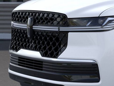 New 2025 Lincoln Navigator L Reserve w/ Jet Appearance Package AWD/4WD image 17