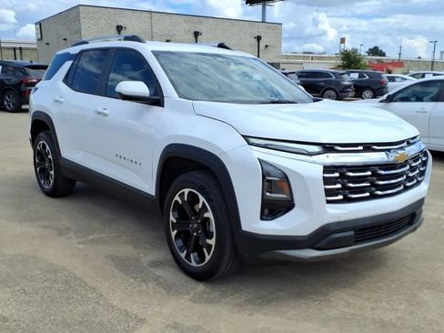 Used 2025 Chevrolet Equinox LT w/ Convenience Package II AWD/4WD image 3