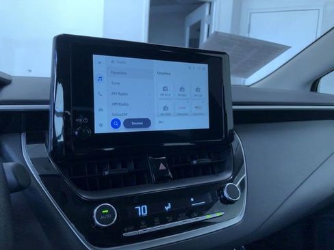 Certified 2025 Toyota Corolla LE image 28