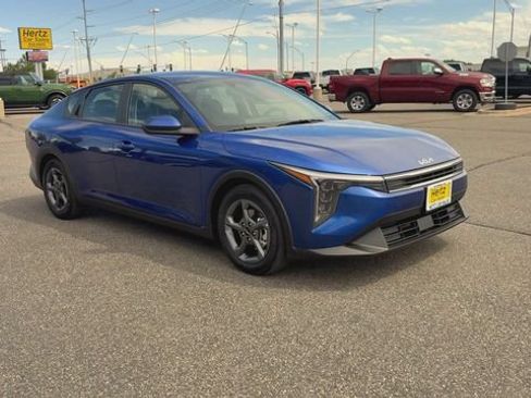 Used 2025 Kia K4 FWD image 2