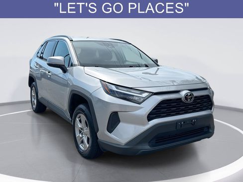 Used 2024 Toyota RAV4 XLE AWD/4WD image 1