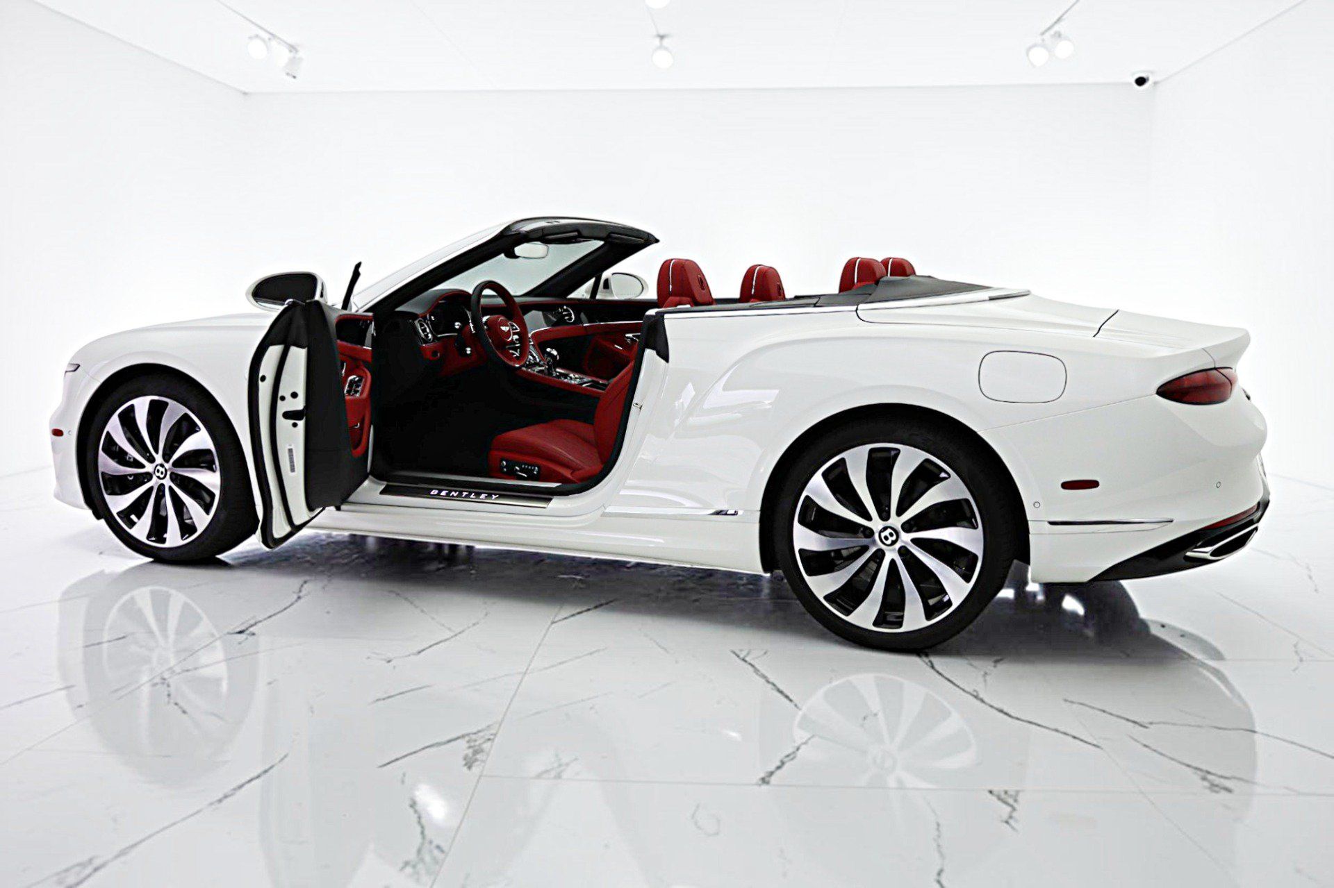 Used 2026 Bentley Continental GT Mulliner AWD/4WD image 5