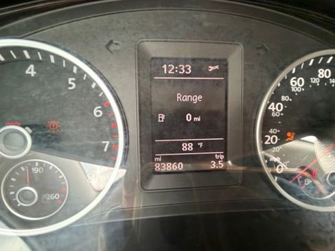 Used 2017 Volkswagen Tiguan S FWD image 17