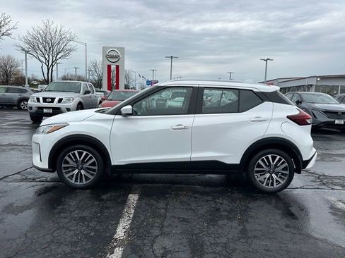 Used 2024 Nissan Kicks SV image 7