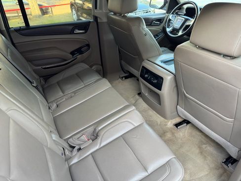Used 2017 GMC Yukon XL SLT AWD/4WD image 30