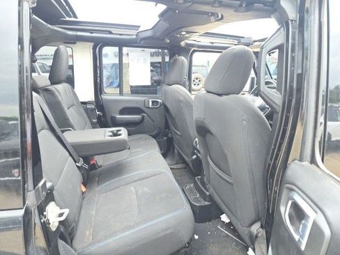 Used 2023 Jeep Wrangler Unlimited Rubicon 4xe w/ Cold Weather Group AWD/4WD image 11