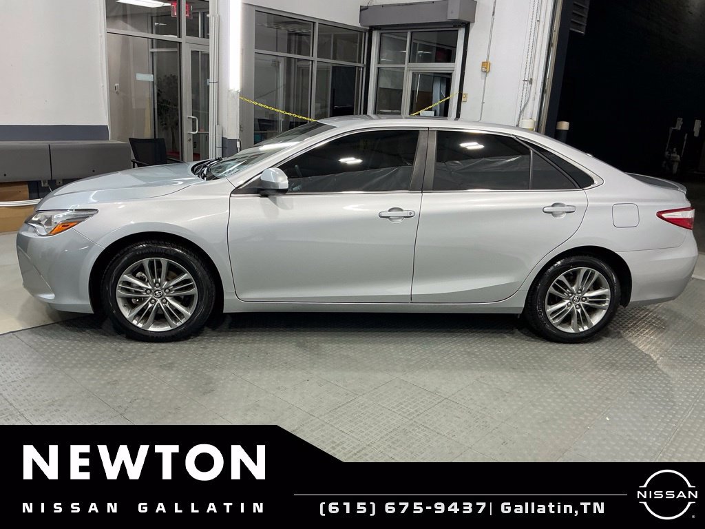 Used 2017 Toyota Camry SE FWD image 3