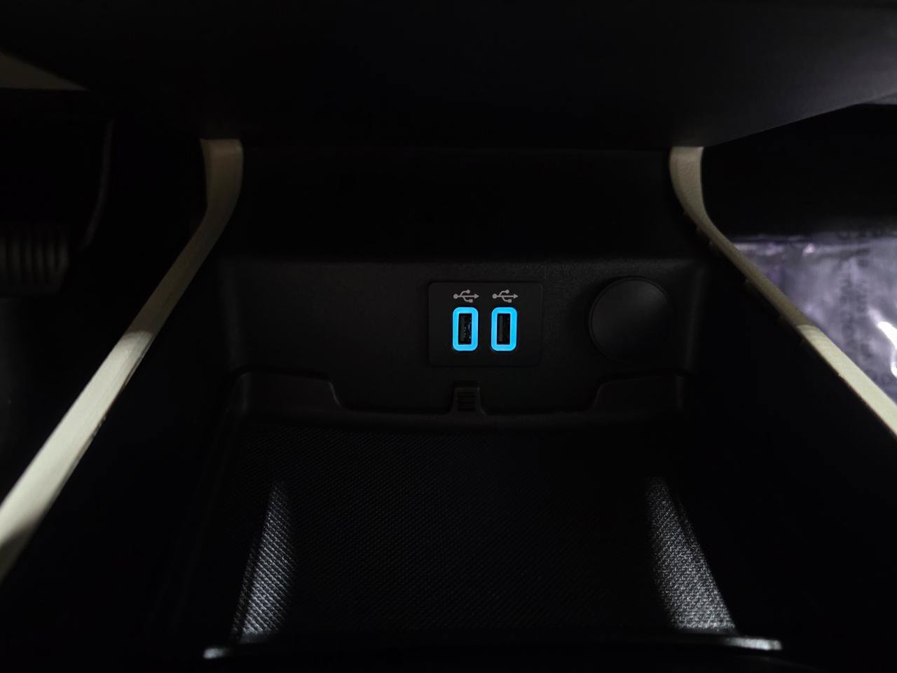 Used 2019 Ford Fusion SEL FWD image 36
