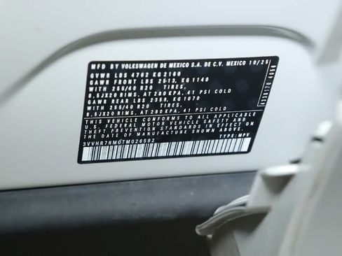 Used 2026 Volkswagen Tiguan SE R-Line FWD image 22